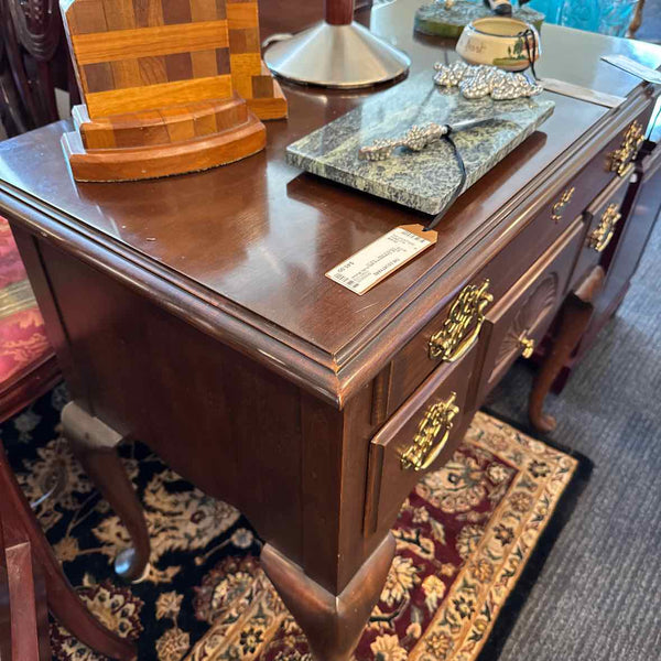 Harden Queen Anne Lowboy Dresser - 4 Drawers