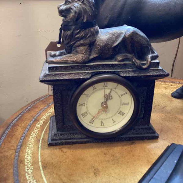 Mantle Clock - Sitting Lion