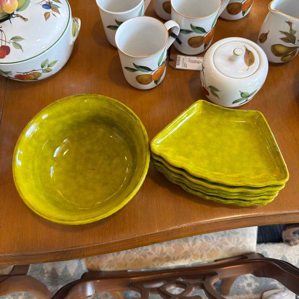 Italian PV Village MCM Bowl with 6 Small Trays