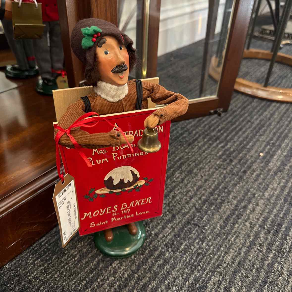 Byers' Choice Moyes Baker Caroler