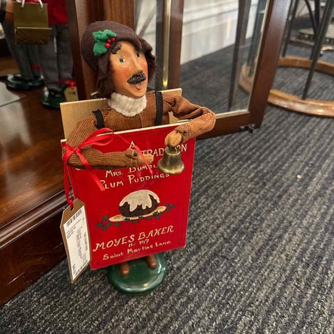 Byers' Choice Moyes Baker Caroler