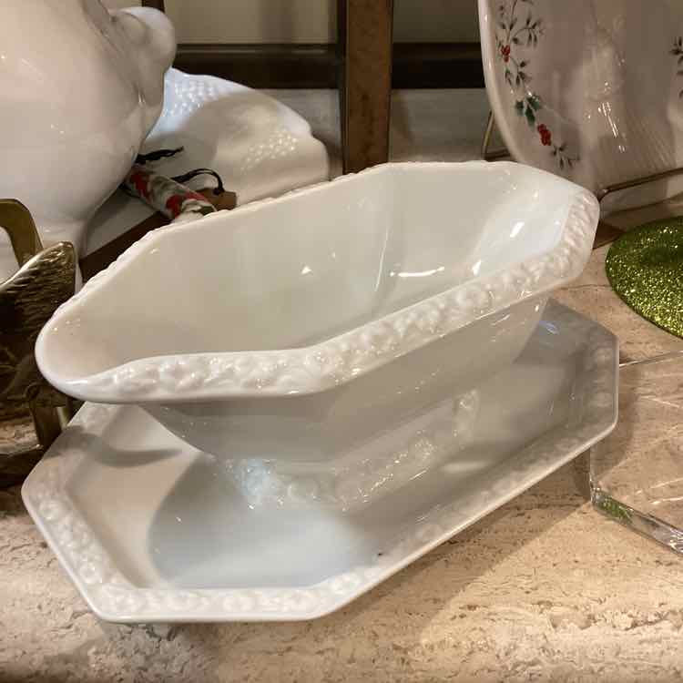 Rosenthal "Maria" White Gravy Boat