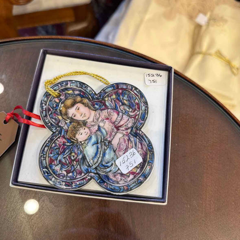 Hibel Ornament - Mother and Child