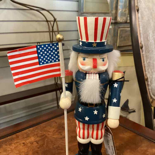 Uncle Sam Nutcracker