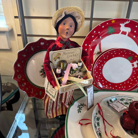 Byers' Choice Caroler With Ribbons And Lace