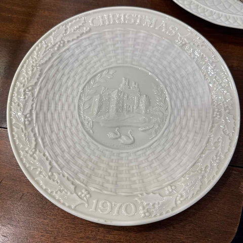 Belleek 1970 Christmas Plate