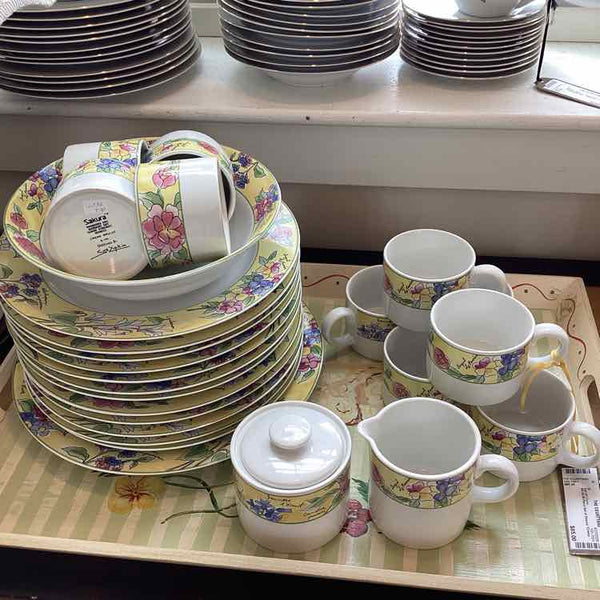 26 Piece Set of Sakura "Creme Brulee" China