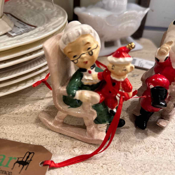 Mr. & Mrs. Claus Salt/Pepper Shakers - Lefton