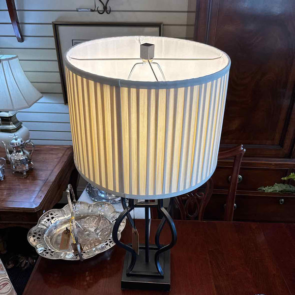 Black Open Iron Lamp