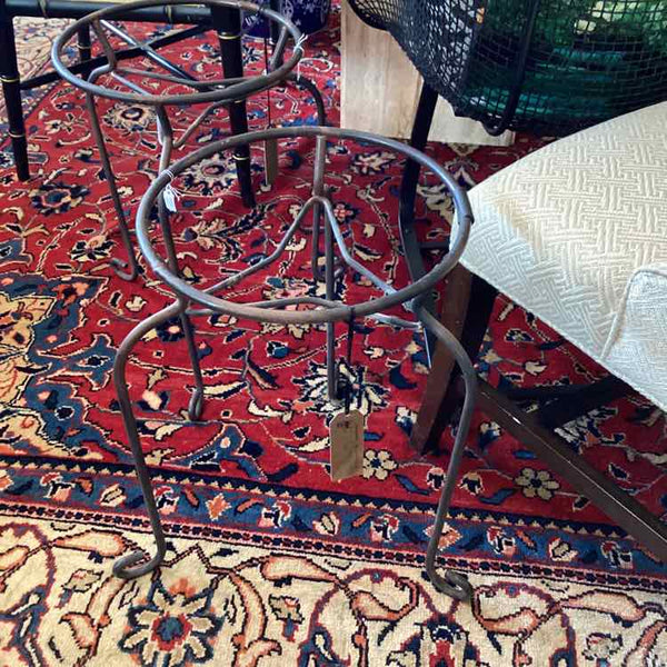 Iron Pot Stand