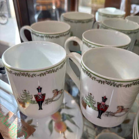 Set of 4 Bernardaud Grenadiers "Happy Holiday" Mugs