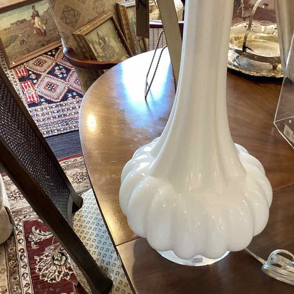 White Ceramic Lamp - Melon-Shaped Base