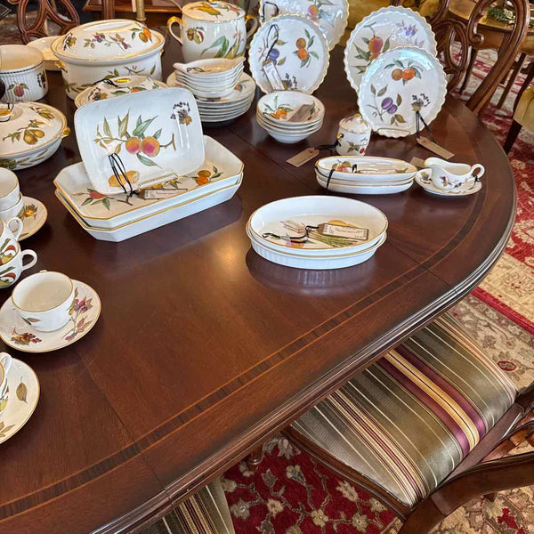 Thomasville Dining Table and 6 Chairs