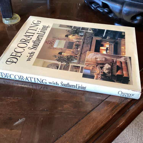 Books - Decorating With Southern Living