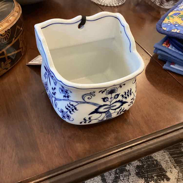 "As Is" Blue Danube Planter