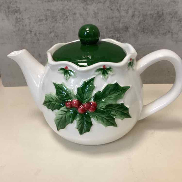 Holly & Berries Teapot, Cream/Sugar (Mary Ann Baker)