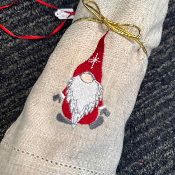 6 Linen Gnome Holiday Napkins