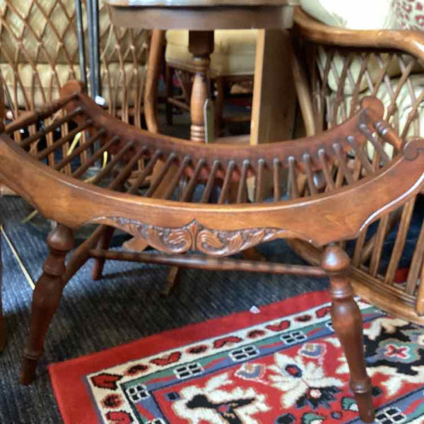 Gondola Saddle Bench