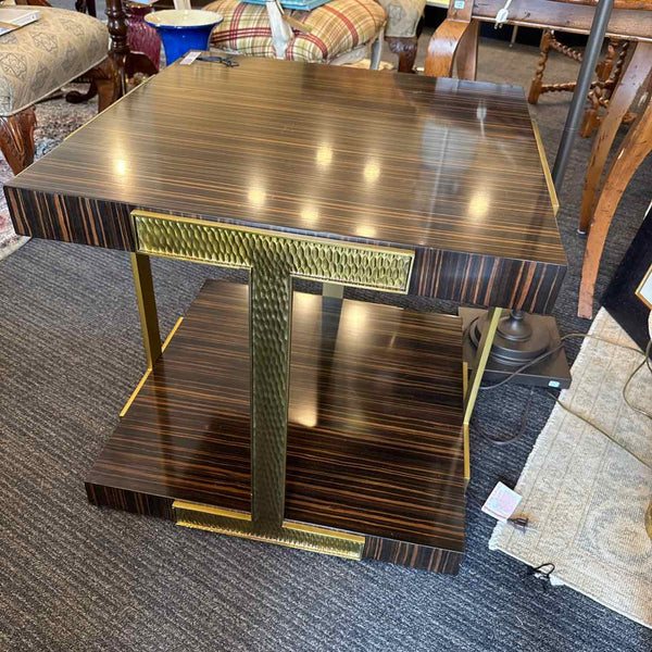 Tau Amara End Table