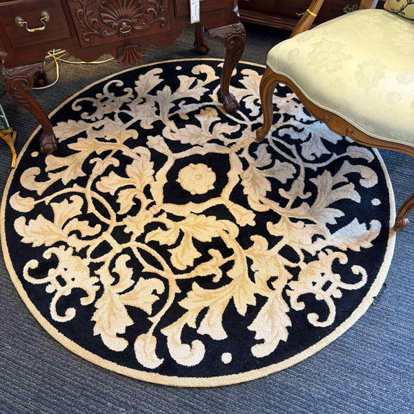 Round Black/Ivory Rug