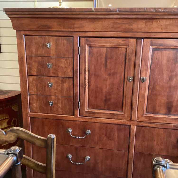 Henredon Double Dresser Aged Cherry - Cavalier