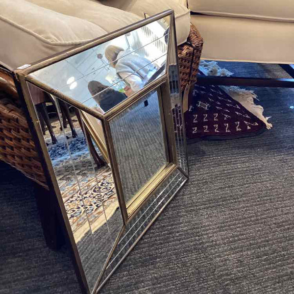 Square Mirror