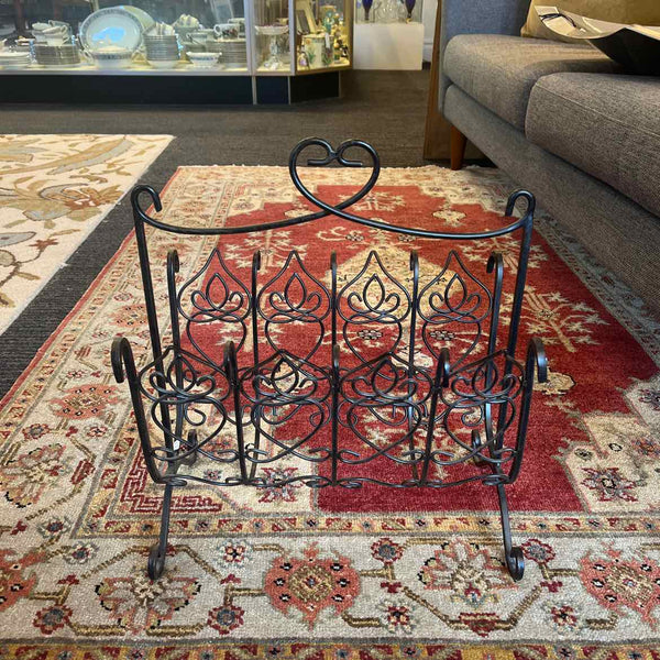 Wrought Iron Magazine Rack w/Heart