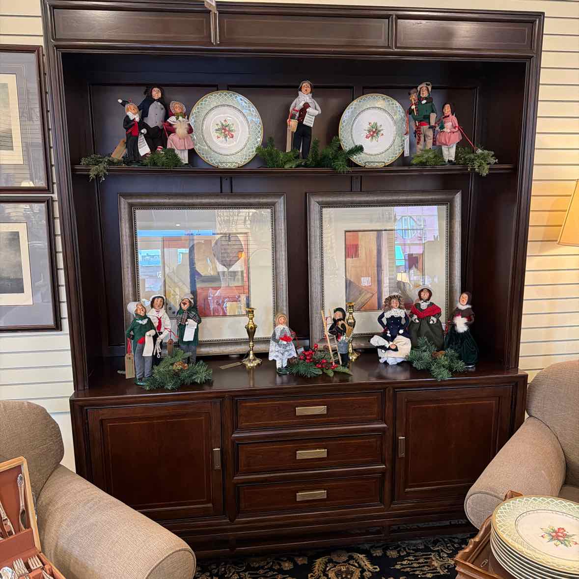 Thomasvile Entertainment Console
