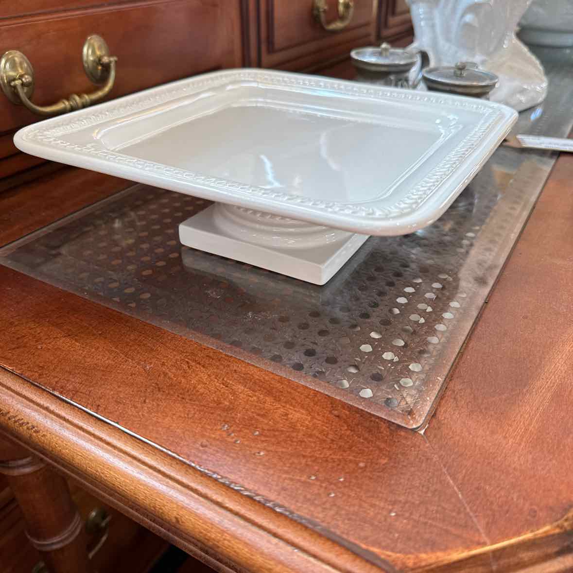 Williams Sonoma Cake Plate
