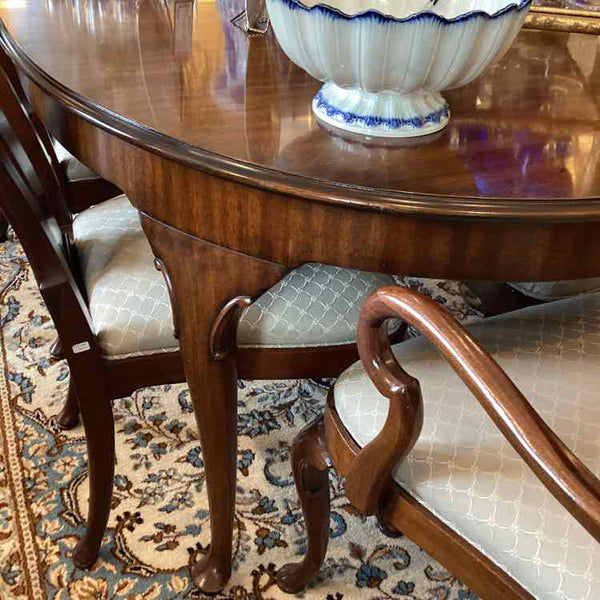 Kindel Mahogany Dining Table With Eight Chairs
