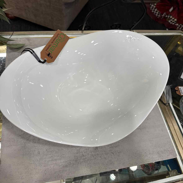 Ola White Serving Bowl