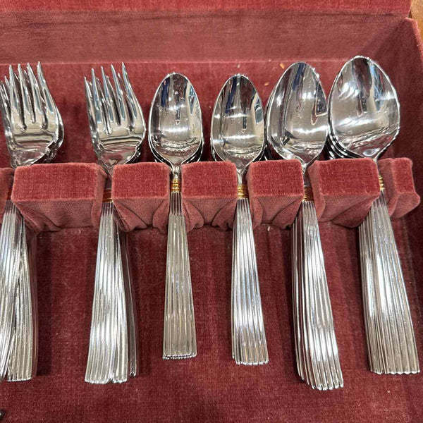 Reed & Barton 67 Pc Gold Crescendo Stainless Steel Flatware
