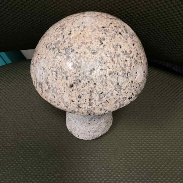 Beige/Gray Granite Mushroom