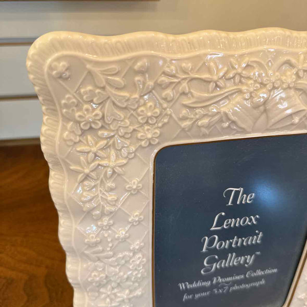 Lenox Frame
