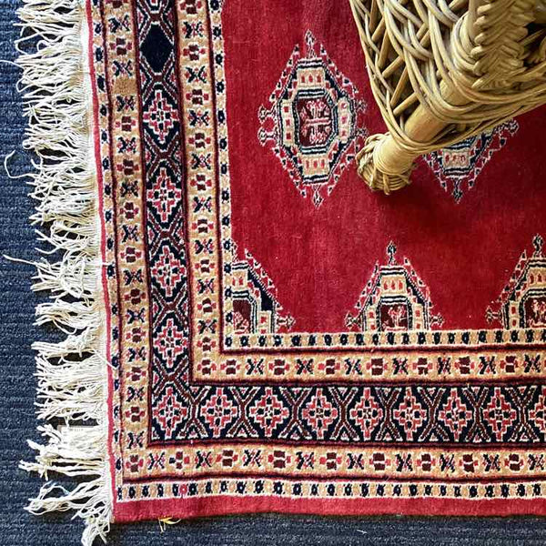 Red And Black Pakistan Handknotted Rug