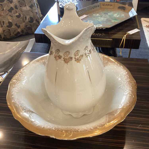 Homer Laughlin Pitcher & Bowl