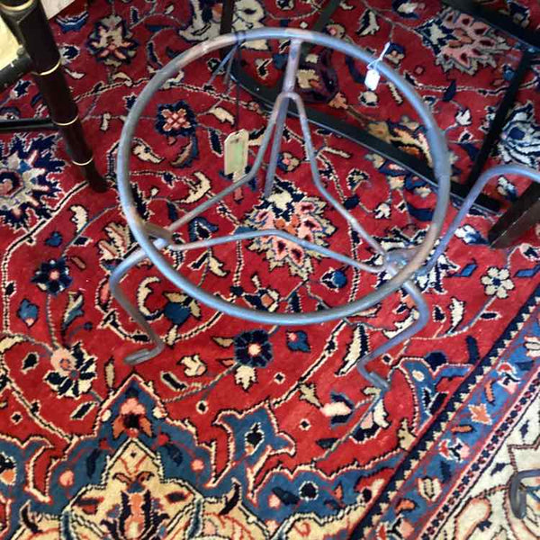 Iron Pot Stand