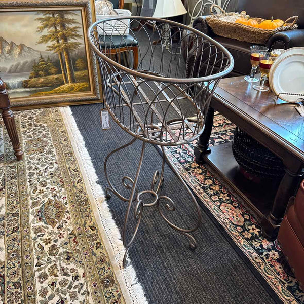 Iron Oval Planter Stand