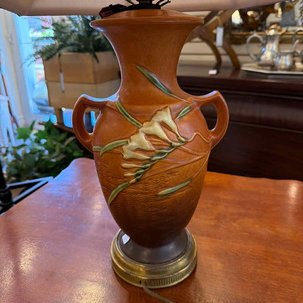 Roseville Fressia Lamp