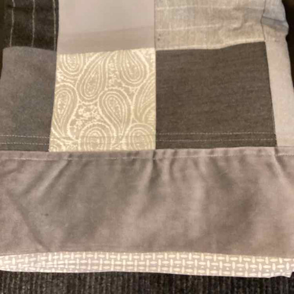 Holland & Sherry Scottish Wool Quilted Lap Throw