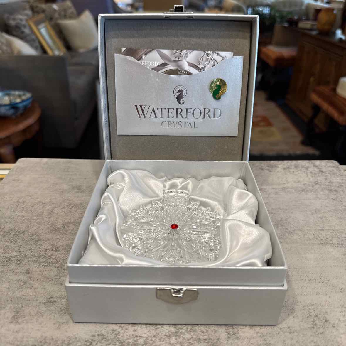 Wateford 2020 Crystal Snowflake Ornament) (Ltd. Ed.)