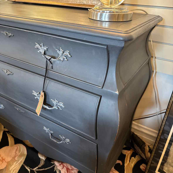 Ethan Allen Bombe Chest