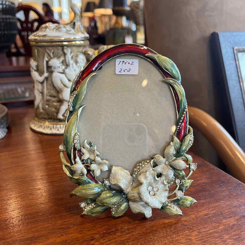 Enamel Oval Frame