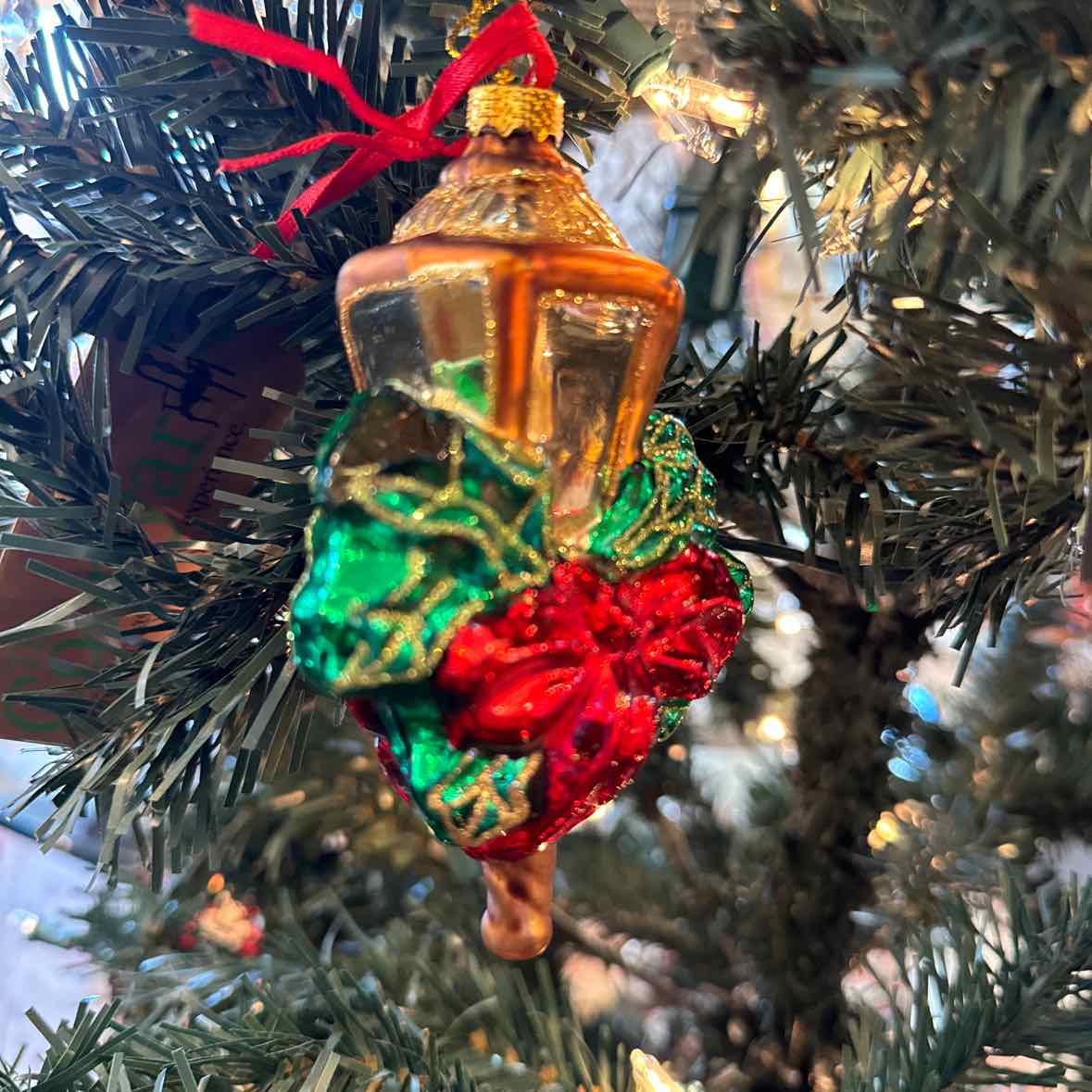 Glass Light w/Holiday Ornament