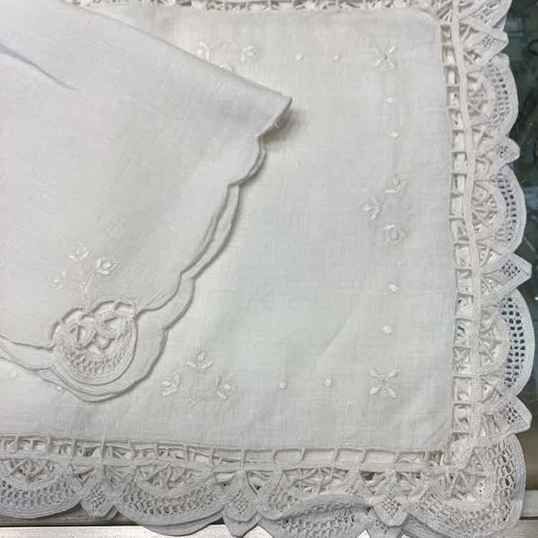 8 Linen Ivory Napkins with Lace Trim Placemats