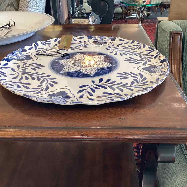 Round Blue And White Laminate Tray