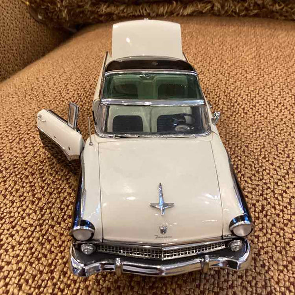 1955 Ford Fairlane Crown Victoria - Danbury Mint (w/box)