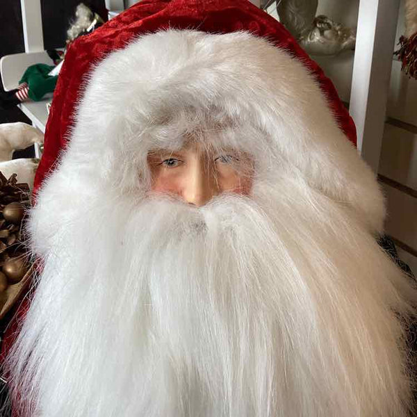 Santa w/Wreath & Presents