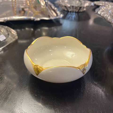 Pickard China White Gold Tulip Bowl