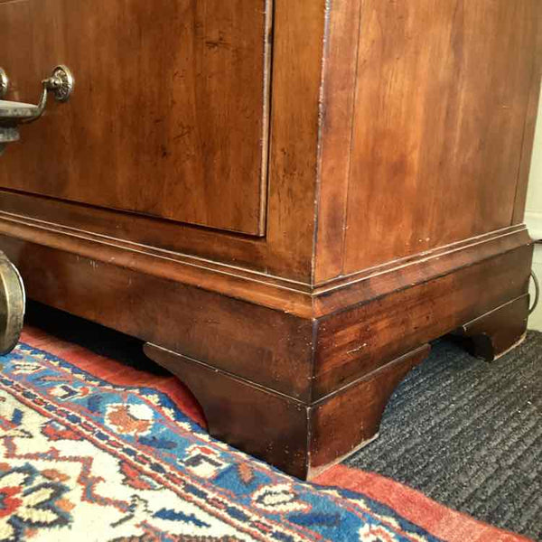 Henredon Double Dresser Aged Cherry - Cavalier